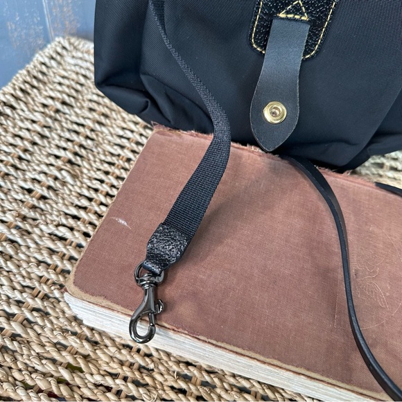 Dooney & Bourke Vintage Alto Leather Nylon Happy Crossbody Saddle Bag Black - Picture 15 of 16